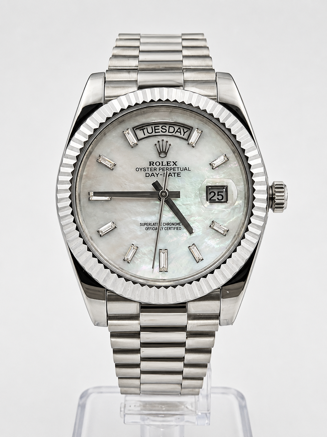 White Gold / Mother-of-Pearl Diamond Dial / President Bracelet